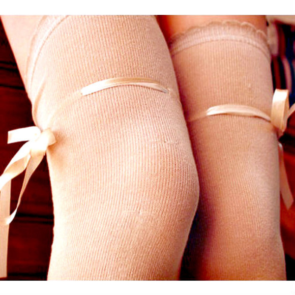 Over knee boot socks w/ lace and bow top in beige - Picture 2 of 2